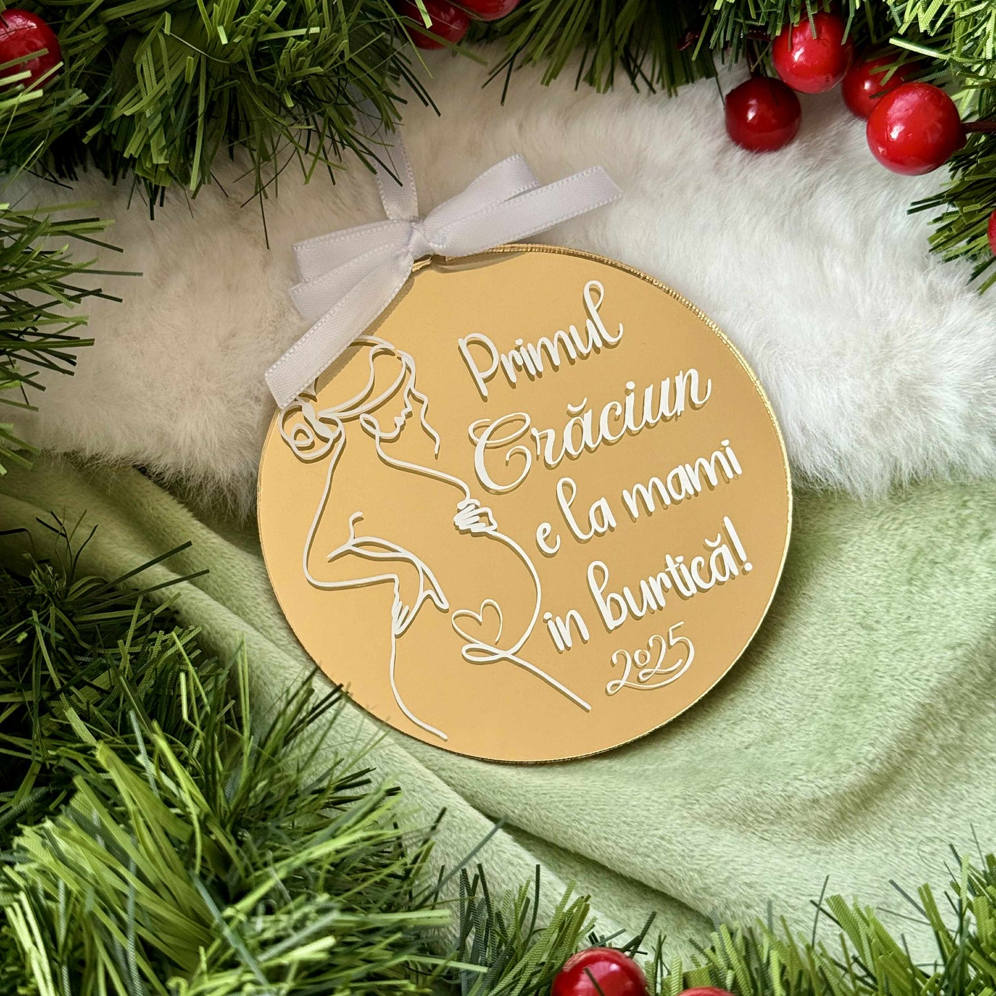 Glob "Primul Crăciun e la mami în burtică"