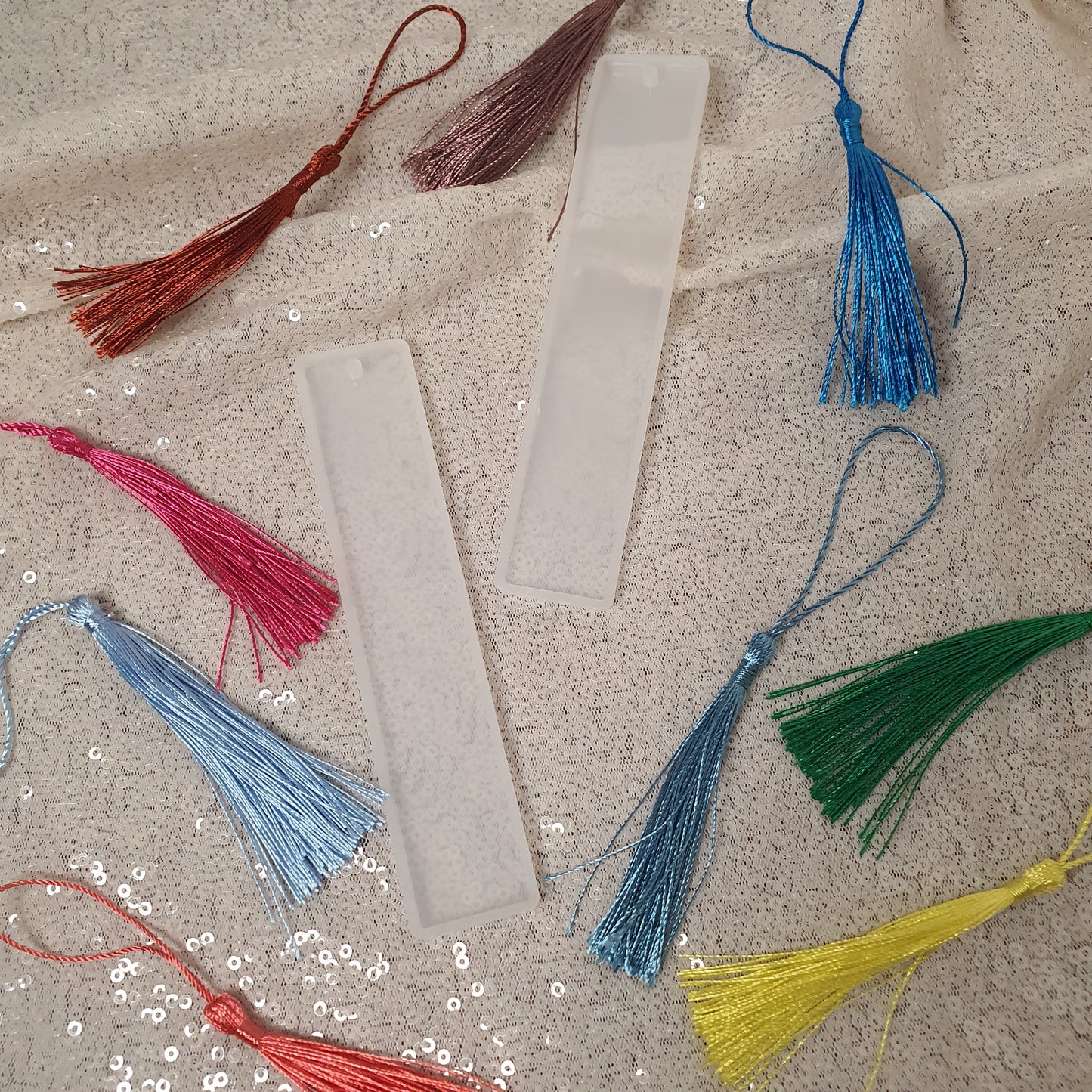 Set mulaje pentru semne de carte si ciucuri