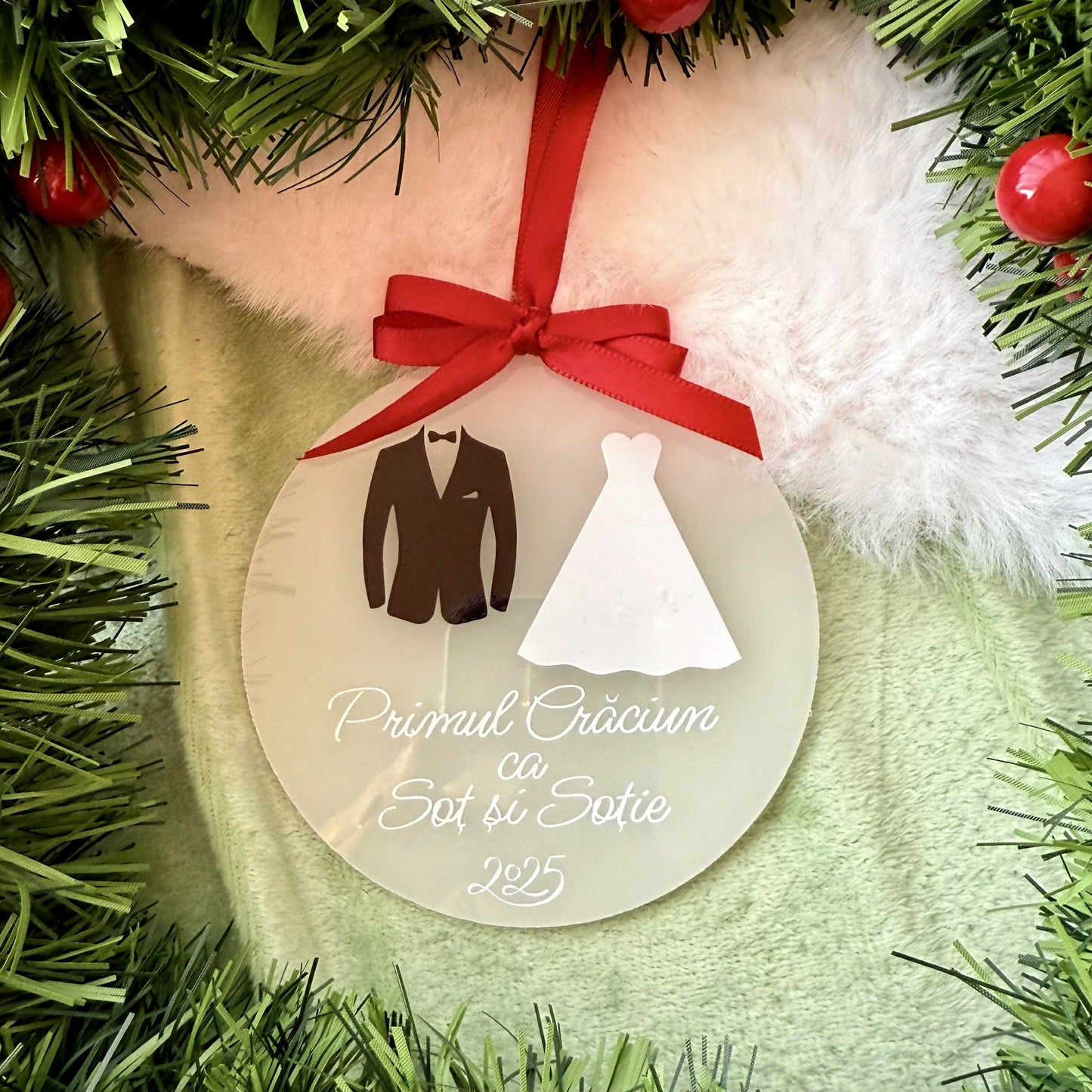 Glob "Primul Crăciun ca soț și soție"