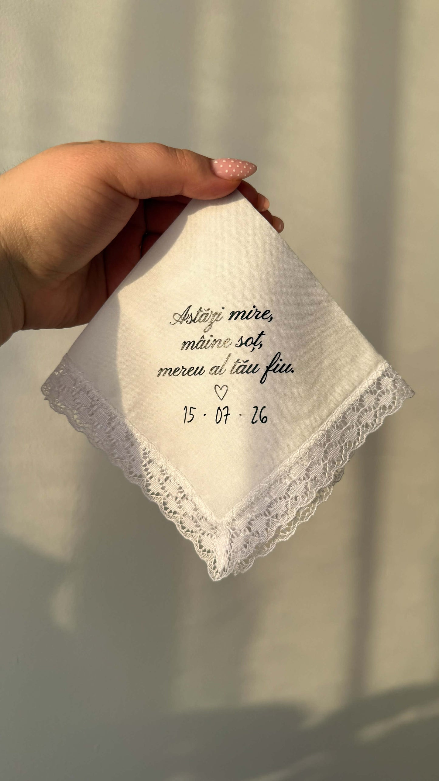 Sticker termoadeziv pentru batistă