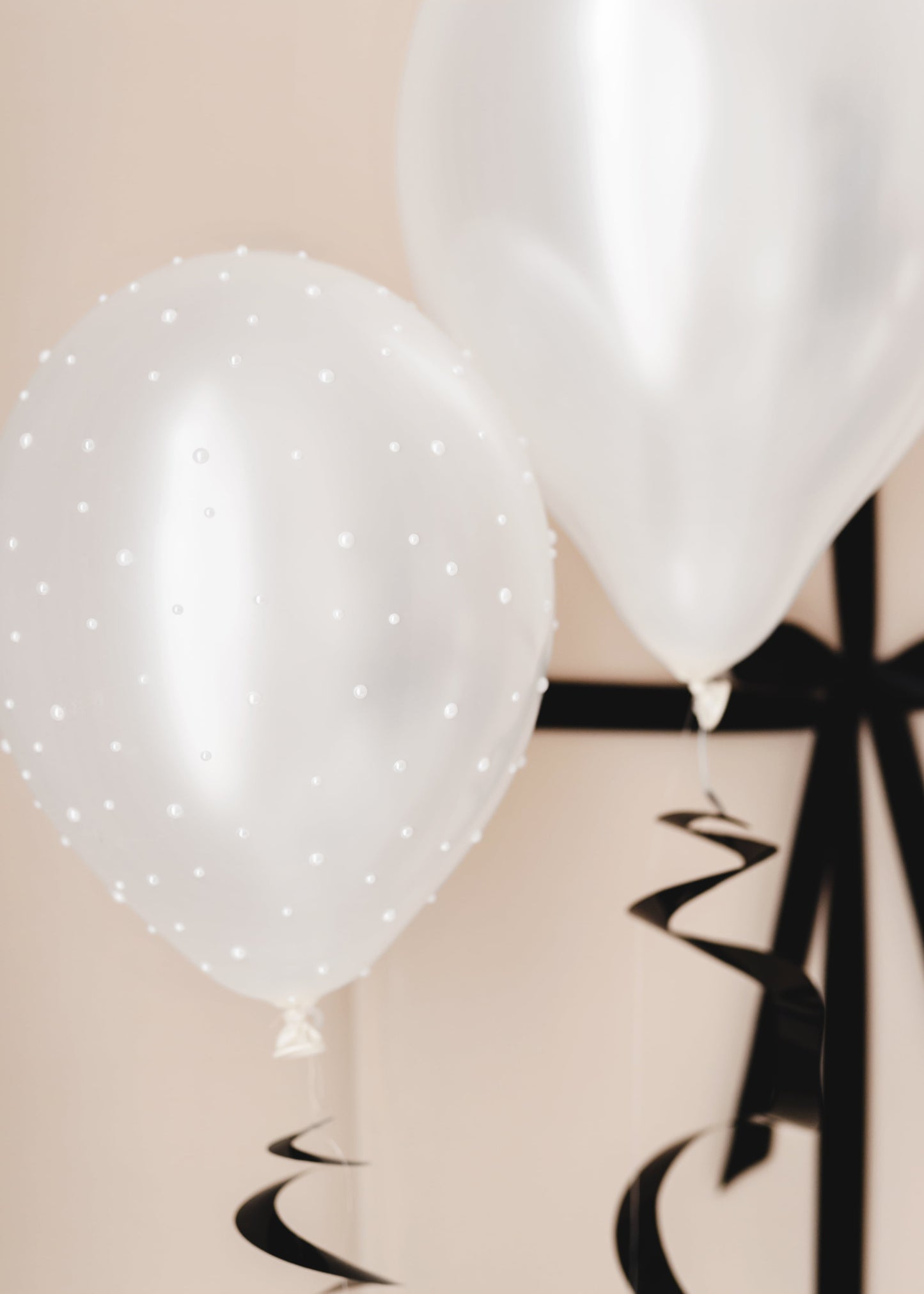 Perle jumatati autoadezive