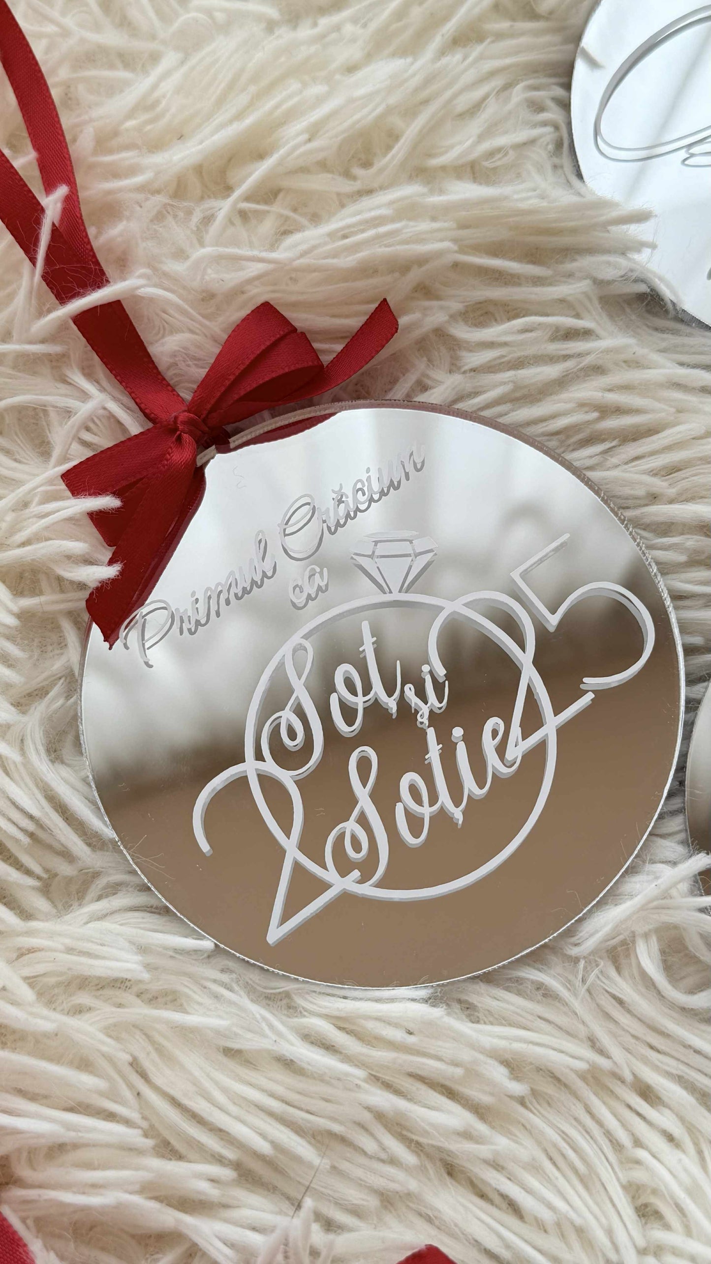 Glob "Primul Crăciun ca Soț și Soție" 2